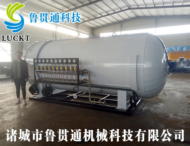 Composite autoclave